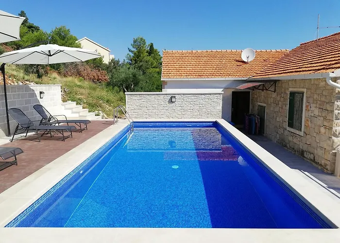 Ivana Постира