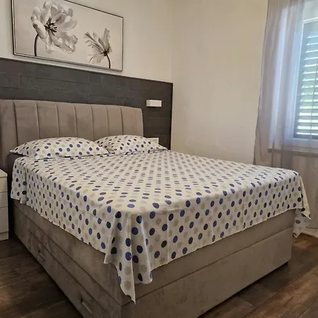 Ivana Appartement Postira