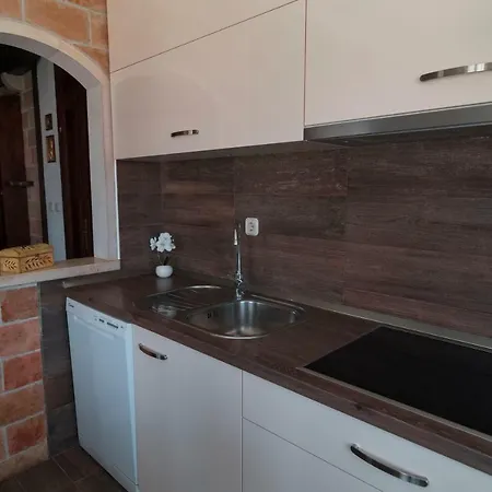 Apartment Ivana Postira